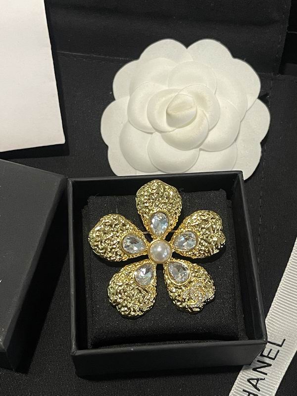 Chanel Brooch 04yxs22